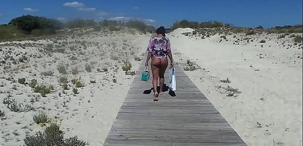  marche nu a la plage.MP4